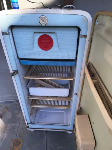 Geladeira antiga kelvinator
