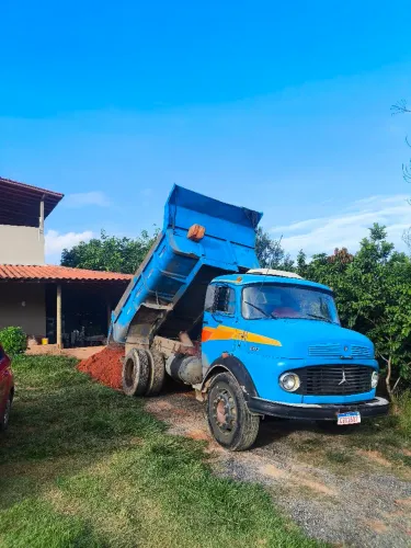 Vendo caminhão trabalhando 