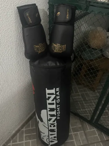 Kit Saco de pancada e Luvas