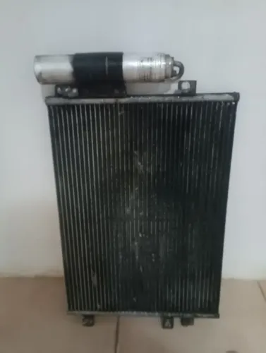 Condensador ar condicionado Renault Sandero 