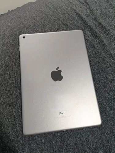 iPad 6ª geração 128GB Wi?Fi - Cinza Espacial