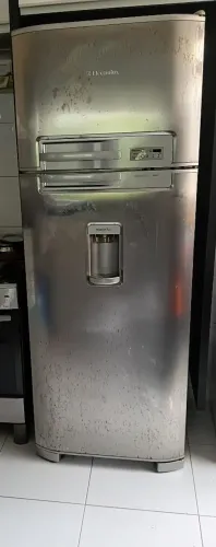 Geladeira Electrolux com motor queimado