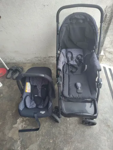 Carrinho de bebê + bebê conforto estado novo