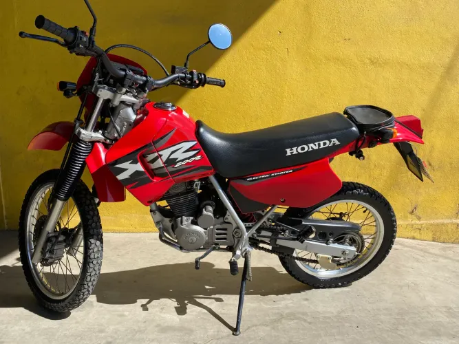 VENDE-SE MOTO XR200r