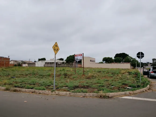 Lote de esquina, já Desmembrado!!!