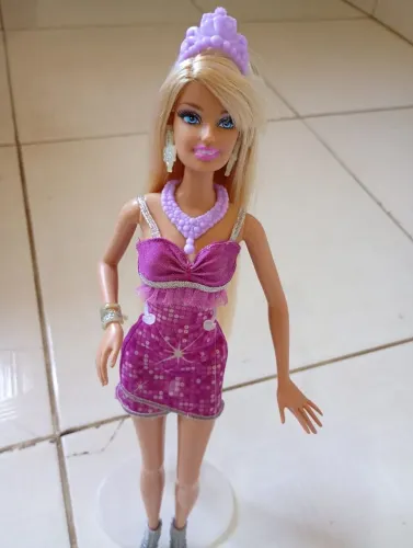 Barbie Loves Glitter Makeup com roupas e acessórios
