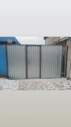 Portão de ferro galvanizado garagem com social