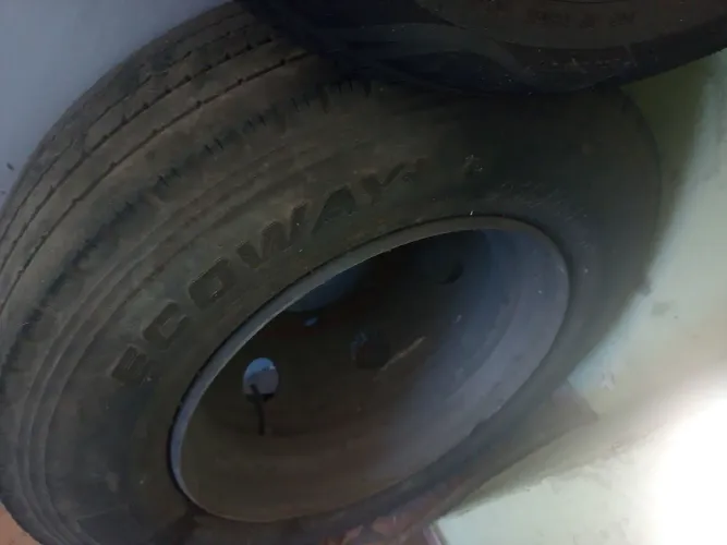 Pneu 215/75R17.5