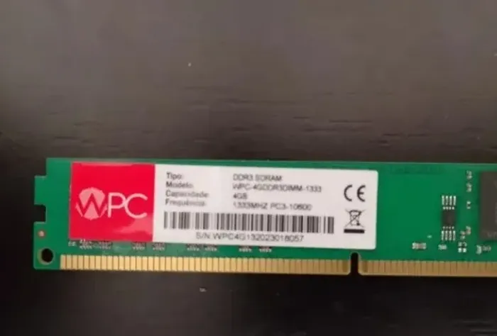 Pente de memoria WPC 4GB DDR3 funcionando perfeitamente