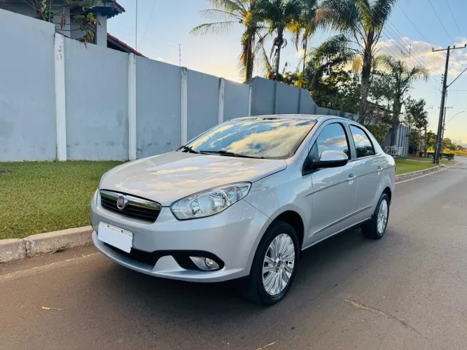 Fiat Grand Siena Essence 1.6 Flex 16V 2014