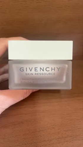 Hidrante facial Givenchy