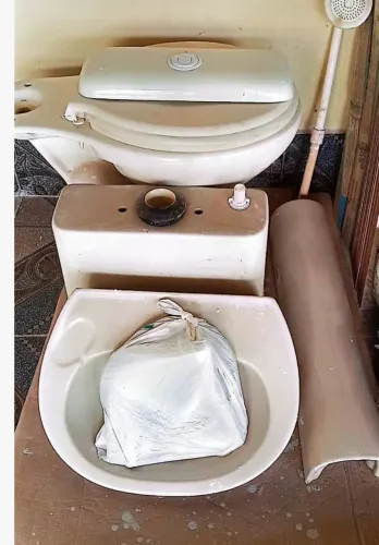 Vendo kit de banheiro semi novo