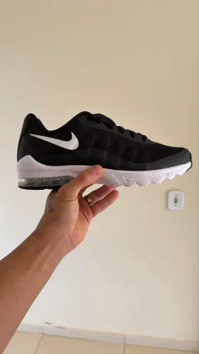 NIKE INVIGOR PRETO