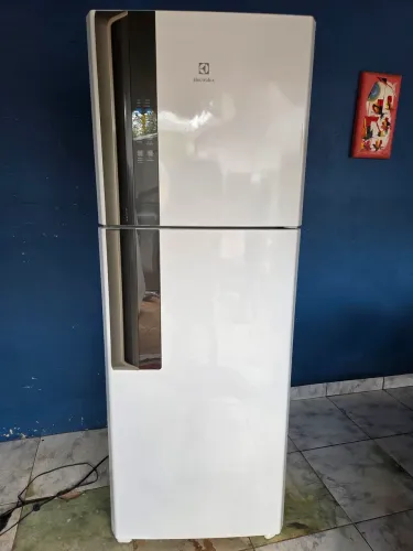 Vendo geladeira Electrolux 