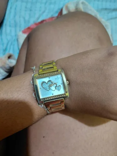Relógio Champion Passion Feminino Dourado Original - Modelo com Corações