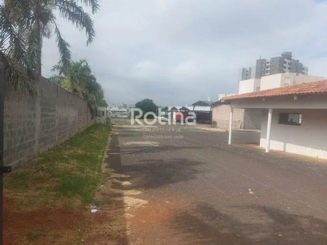 Galpão para alugar, Presidente Roosevelt - Uberlândia/MG - Rotina Imobiliária