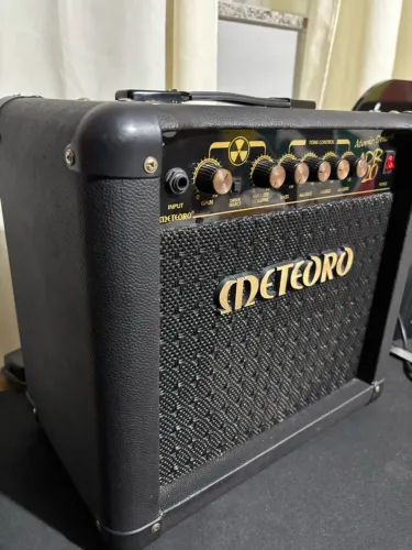 Amplificador de Guitarra - Meteoro ADR20
