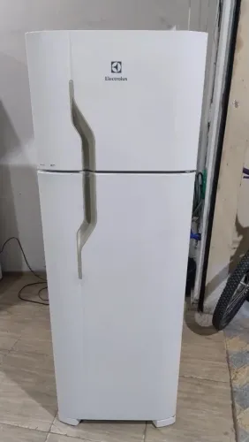 Geladeira Eletrolux linda 260 litros impecável funcionando perfeitamente só 899 reais