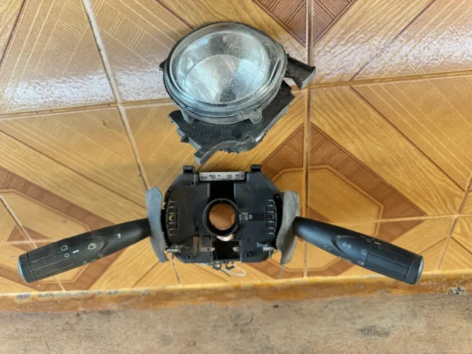 Vendo Chave de Seta e Farol de milha linha Fiat