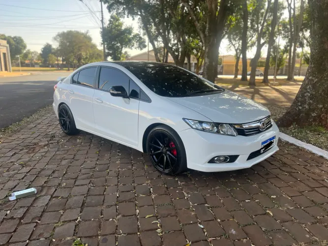Honda Civic Sedan LXR 2.0 Flexone 16V Aut. 4P 2014