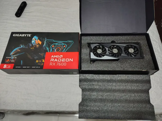 Placa de vídeo Radeon 7600 8gb