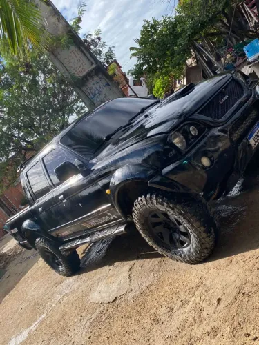Mitsubishi L200 Sport HPE 2.5 4X4 CD DTI Dies. Mec. 2004