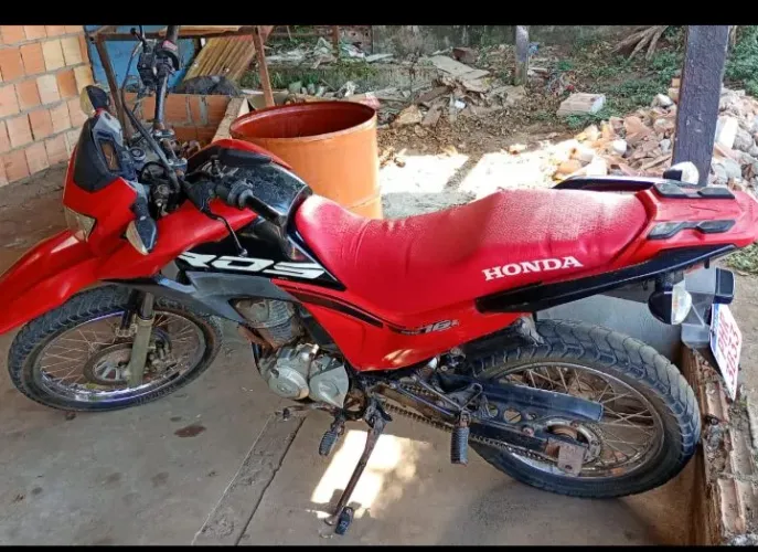 Vende se essa moto bros 160 em perfeito estado 