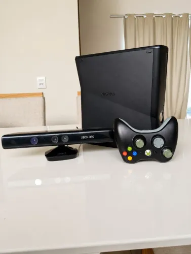 Xbox 360 lotado de jogos + controle +Kinect + HD com 5.000 mil jogos 