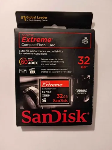 Cartão Sandisk 32 Gigas na caixa