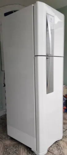 Geladeira Electrolux Frost Free 382L. Promoção dia dos namorados ? 