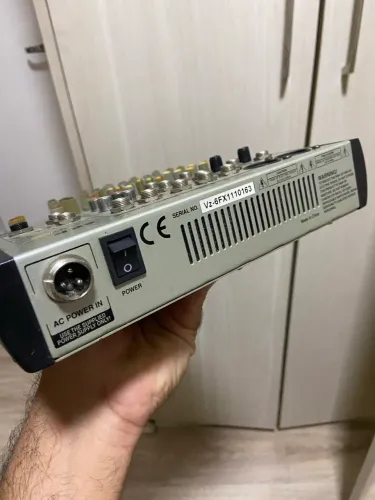 Mesa de som SKP