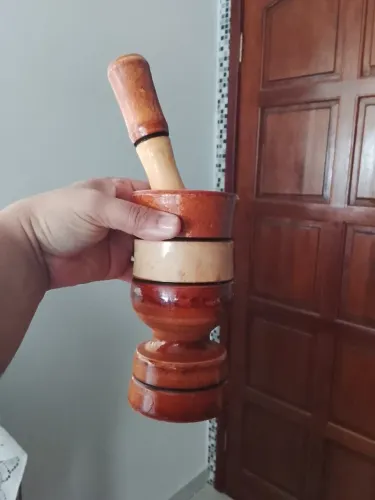 Pilão de madeira maciça novo