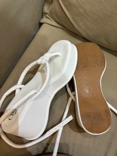 Sandália branca nova tam 38/39