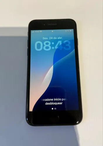 iPhone SE 2020 igual a novo