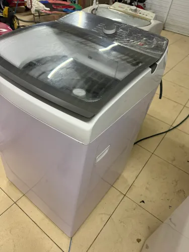 Máquina de lavar Brastemp no plástico