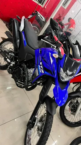 Lander 250 super conservada 