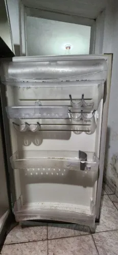 Geladeira FreshSmart 310 GE