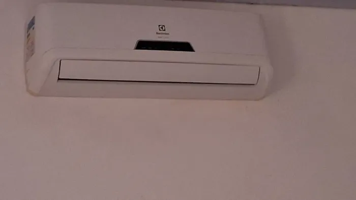 Em ótimo estado de conservação acompanha controle . Tem que vir desinstalar é nao entrego.