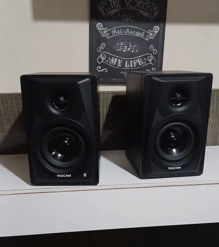 Monitor Tascam VL-S3BT