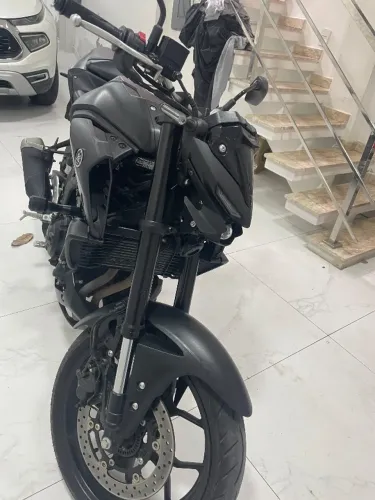 Moto Mt-03