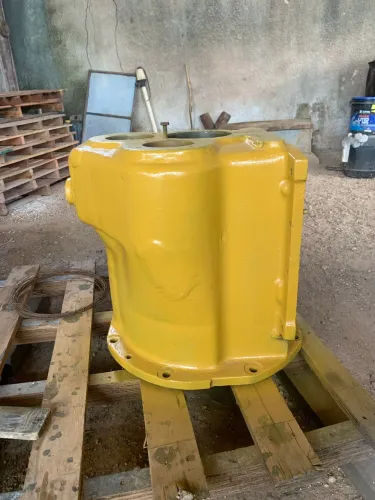Carcaça caixa de marcha trator D-50 da Komatsu
