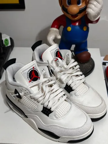 Air Jordan 4 Retro OG FC