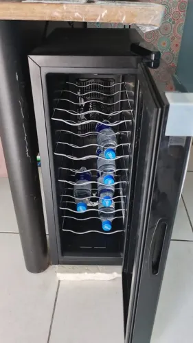 Adega Midea 12 garrafas