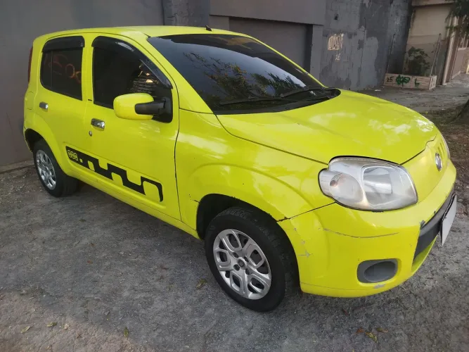 Fiat Uno Vivace Celeb. 1.0 EVO F.flex 8V 5P 2011