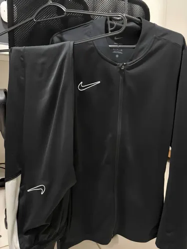 CONJA NIKE DRY FIT 2025