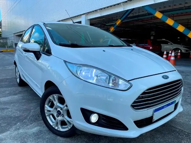 Ford Fiesta 1.6 16V Flex Aut. 5P 2015