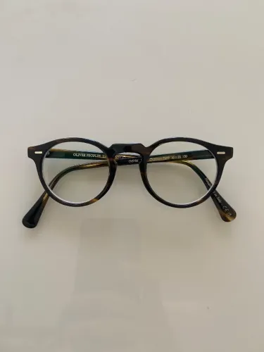 Óculos Oliver Peoples