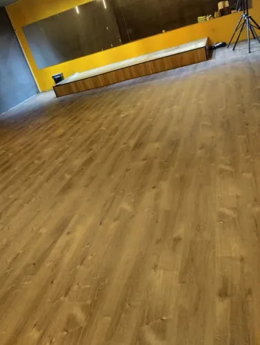 Serviços piso vinílico, laminado, rodapés