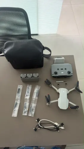 Drone DJI Mini 2 - Fly More Combo
