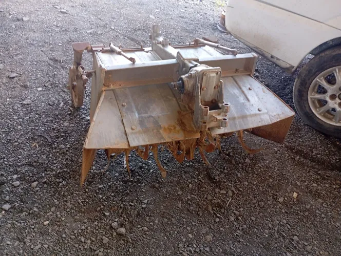 Rotativa de yanmar com encanteiradora